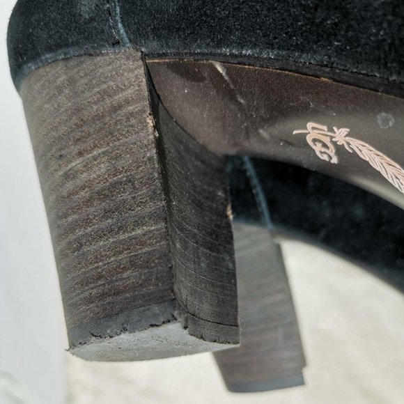 worn once UGG Suede Winter Heel Ankle booties sz 8 - Picture 7 of 8